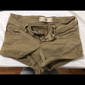 Size 3 Hollister short-shorts. Never been worn!